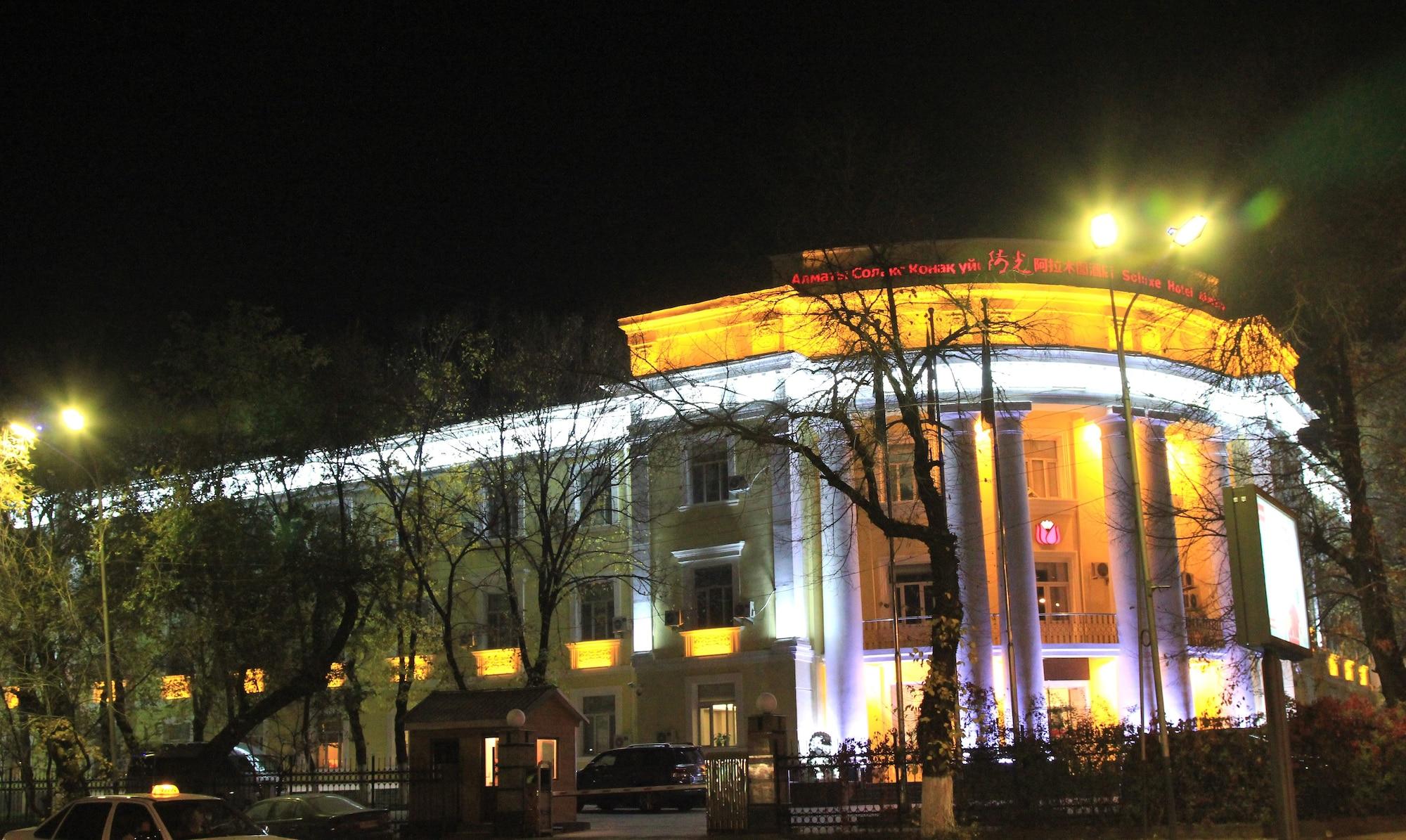 Soluxe Hotel Alma-Ata Exteriör bild
