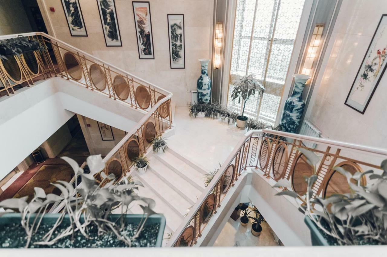 Soluxe Hotel Alma-Ata Exteriör bild